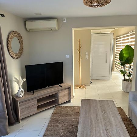 Filoxenia City Apartment ไซคิย์นธอสทาวน์ ภายนอก รูปภาพ