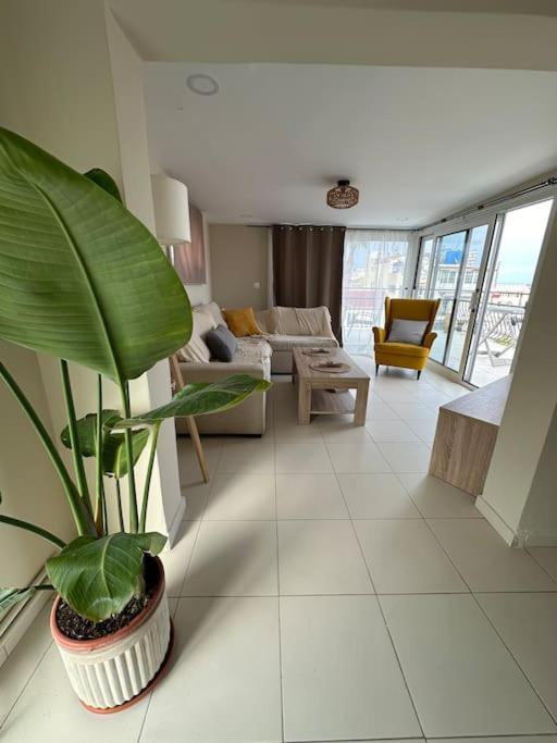 Filoxenia City Apartment ไซคิย์นธอสทาวน์ ภายนอก รูปภาพ