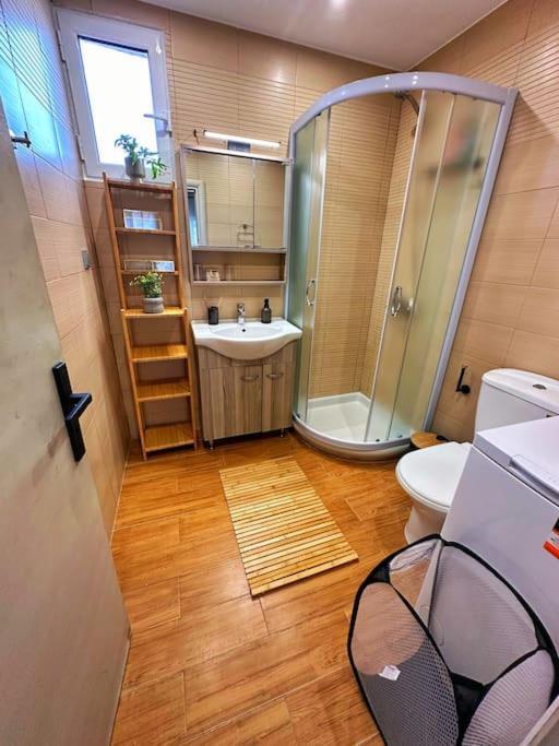 Filoxenia City Apartment ไซคิย์นธอสทาวน์ ภายนอก รูปภาพ