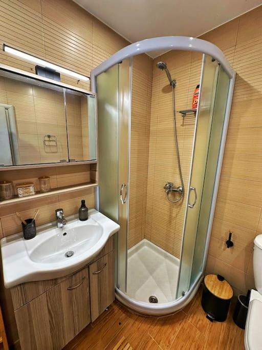 Filoxenia City Apartment ไซคิย์นธอสทาวน์ ภายนอก รูปภาพ