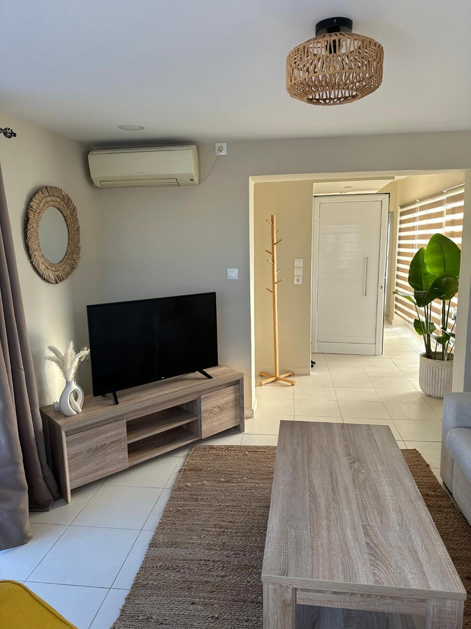 Filoxenia City Apartment ไซคิย์นธอสทาวน์ ภายนอก รูปภาพ